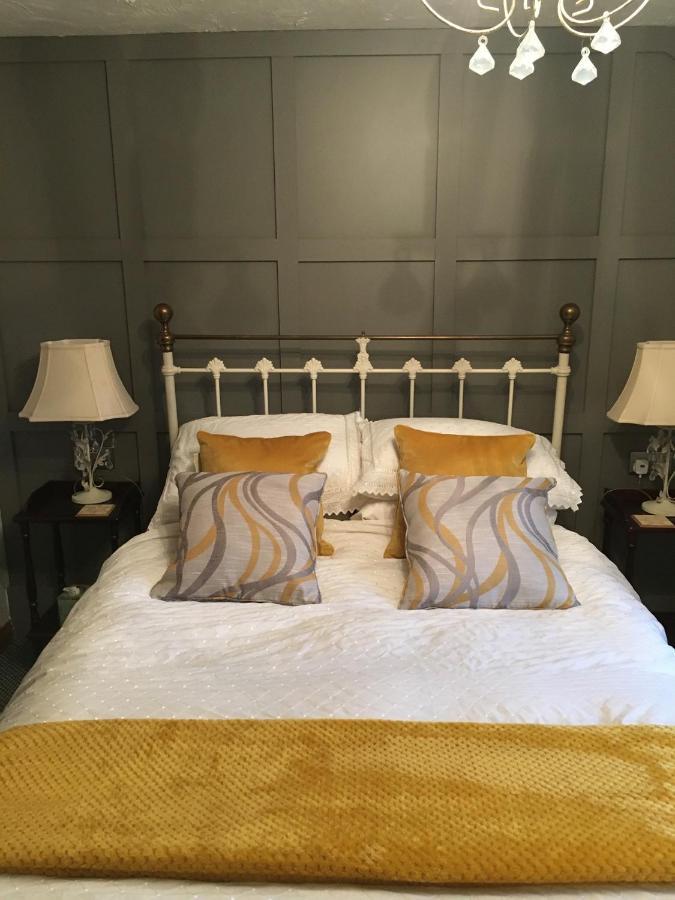 Bed and Breakfast The Elms East Harling Экстерьер фото