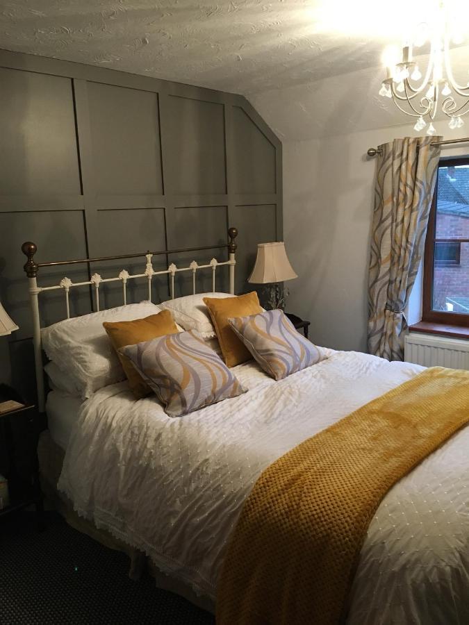 Bed and Breakfast The Elms East Harling Экстерьер фото