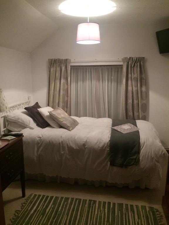 Bed and Breakfast The Elms East Harling Экстерьер фото